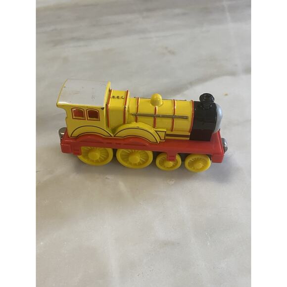Thomas the Train Molly Tank Engine Diecast Metal Friends Yellow Take Play 2006 - Picture 3 of 6
